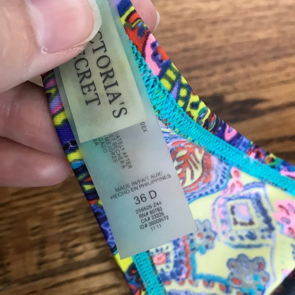 beautiful VS bikini - Picture 3 of 3